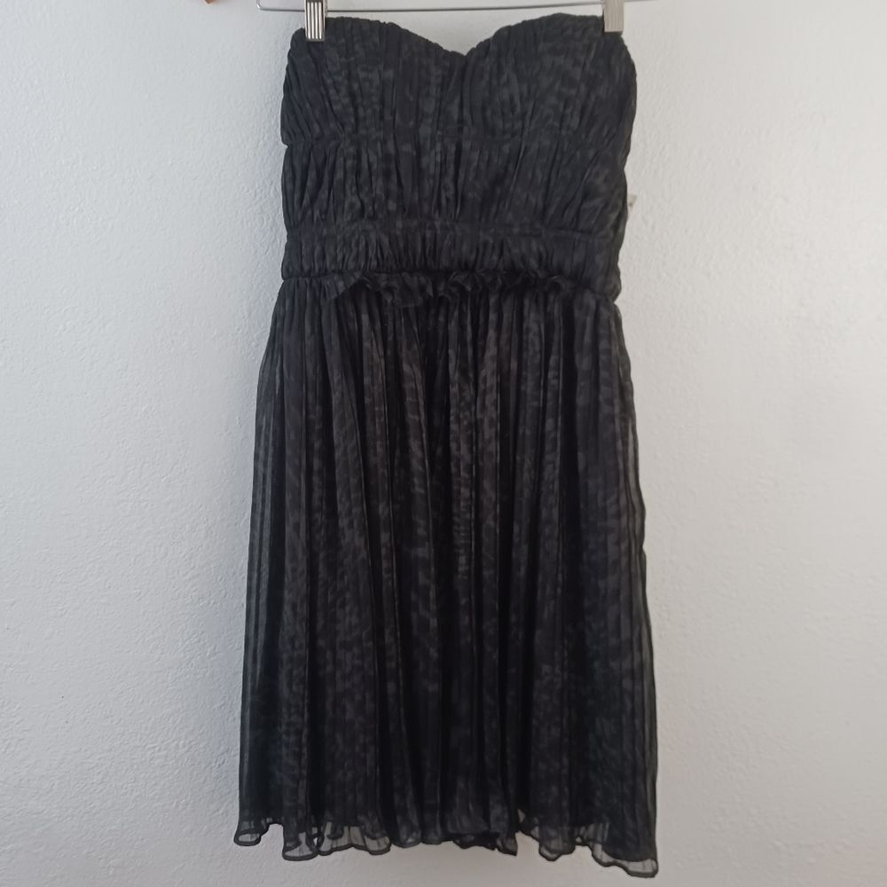 Mcginn Sweetheart Neckline Pleated Strapless black Dress size 2